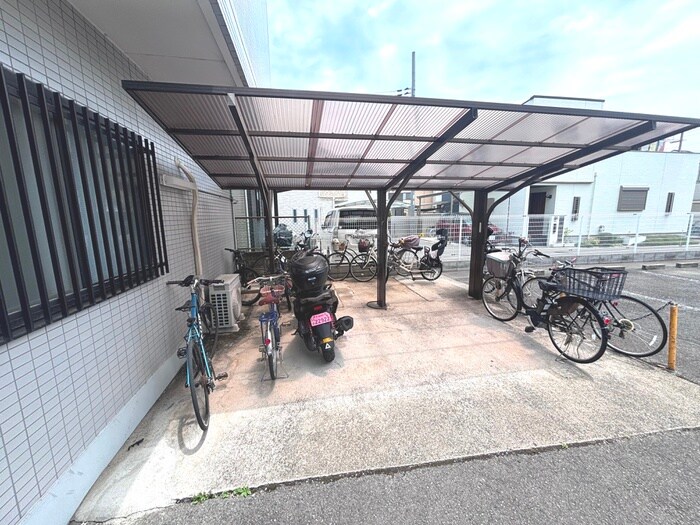 駐輪場 シャトレ－寿