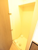 洗濯機置場 ﾚｼﾞｭｰﾙｱｯｼｭOSAKA新深江(1307)