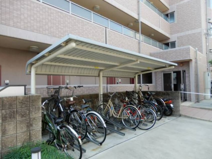 駐輪場 コンフォート本町