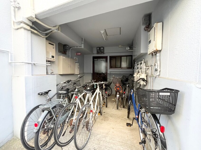 駐輪場 岡本ﾊｲﾂ