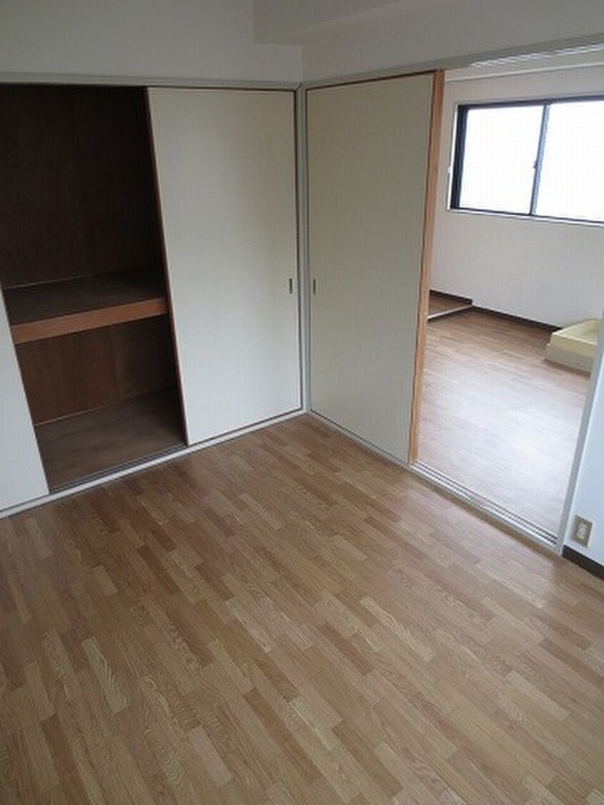 居室 岡本ﾊｲﾂ