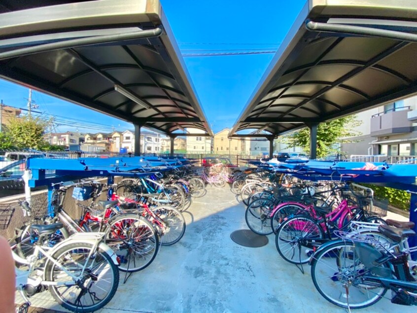 駐輪場 パストラル和泉
