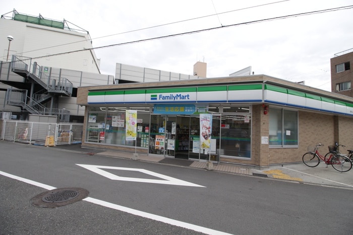 ファミリーマート(コンビニ)まで345m アルティザ淡路駅東