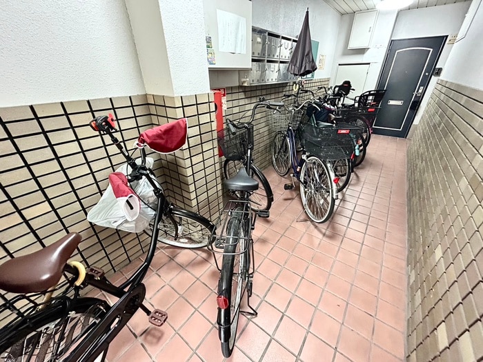 駐輪場 ハイツ日殖
