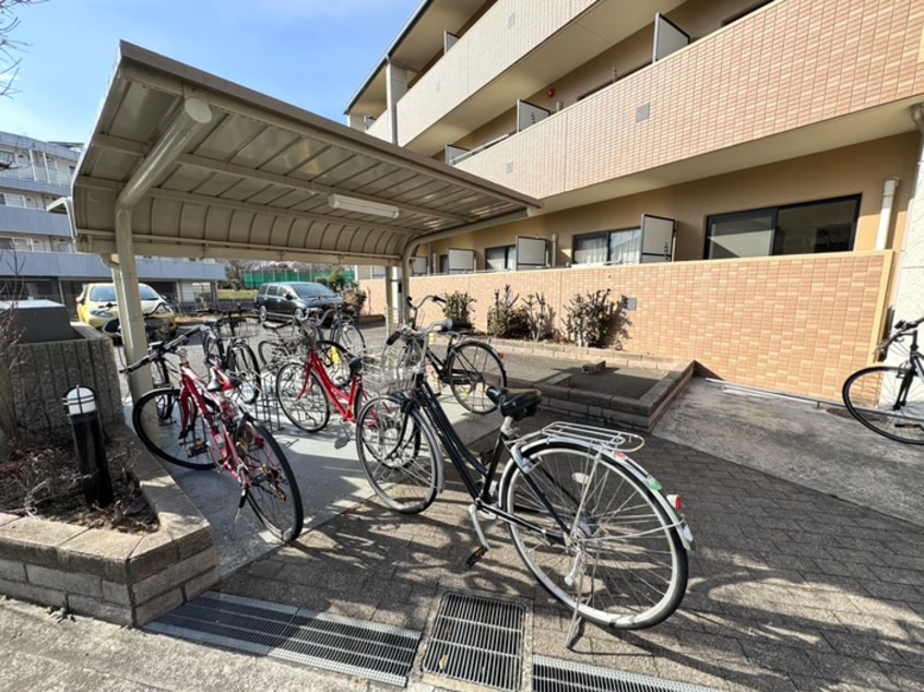 駐輪場 オリーブ白鷺