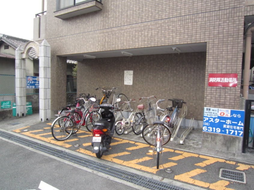駐輪場 リバ－サイド１２番館