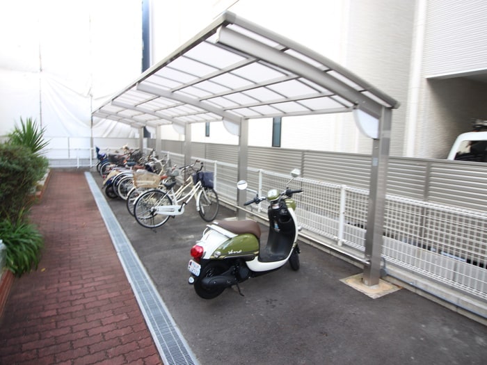 駐輪場 ル・レーヴ高川