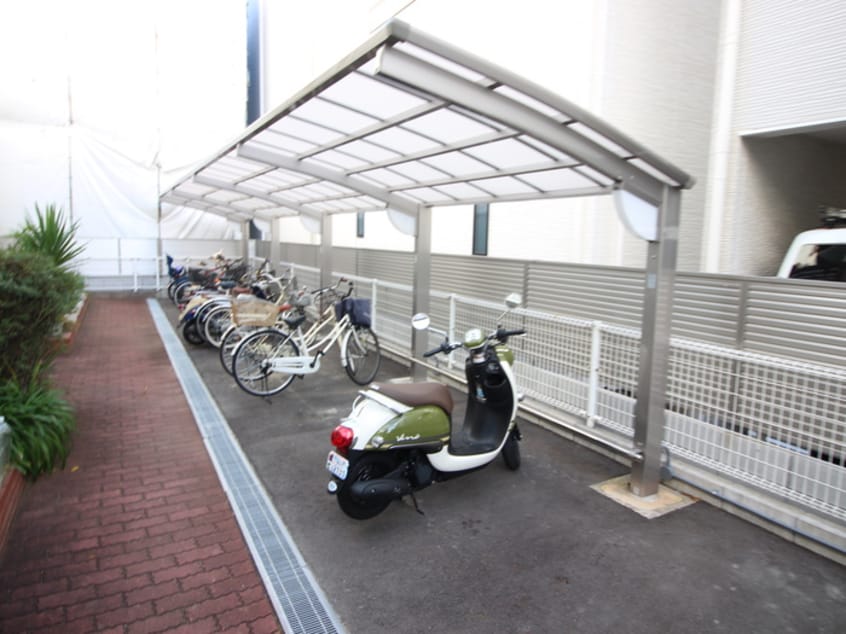 駐輪場 ル・レーヴ高川