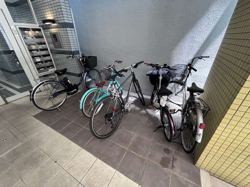 駐輪場 エタニティⅠ谷町