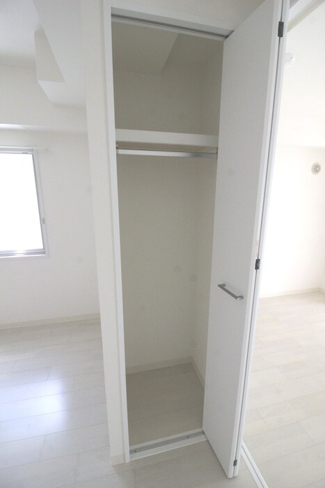 収納 エタニティⅠ谷町