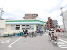 ファミリーマート(コンビニ)まで350m エレノア若竹　A棟