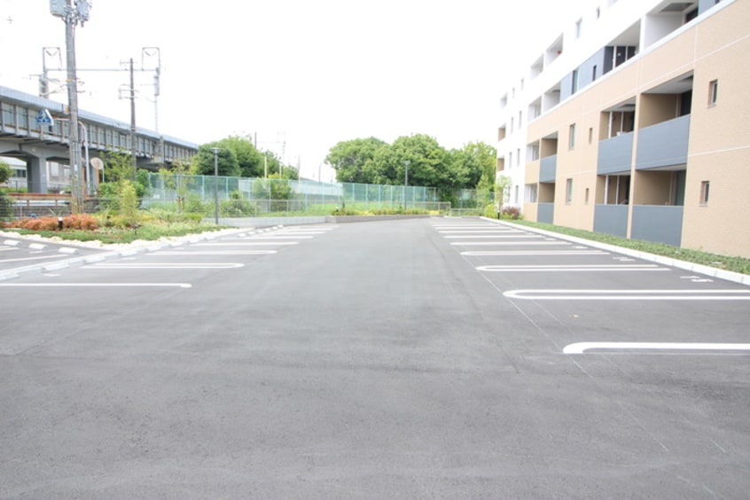 駐車場 L iLL登町