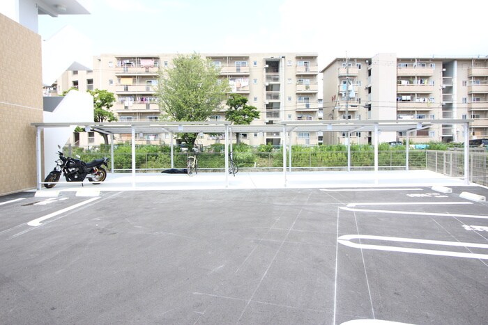 駐輪場 L iLL登町