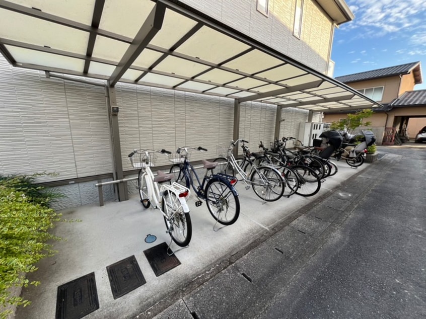 駐輪場 シャーメゾン栄