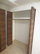 収納 FRENCIA　NOIE　東三国