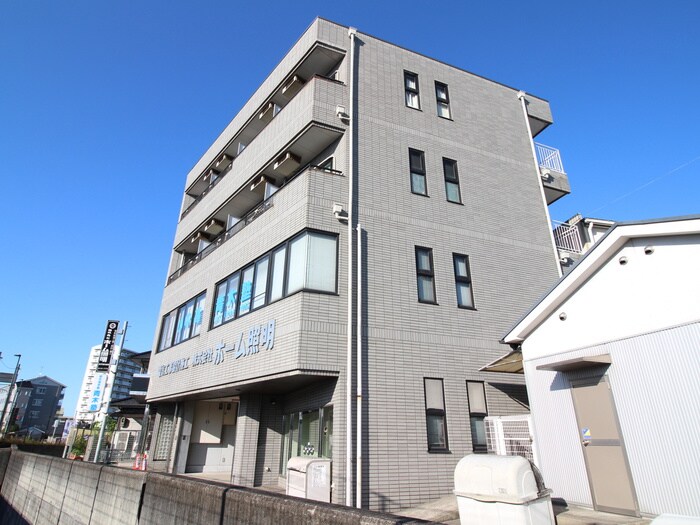 外観写真 トータルエステートビル