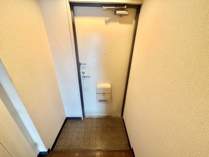 玄関 トータルエステートビル