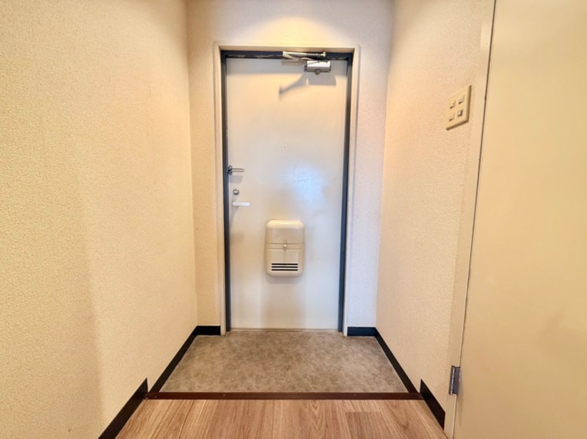 玄関 トータルエステートビル