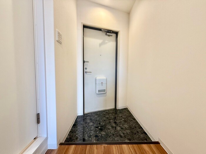 玄関 トータルエステートビル