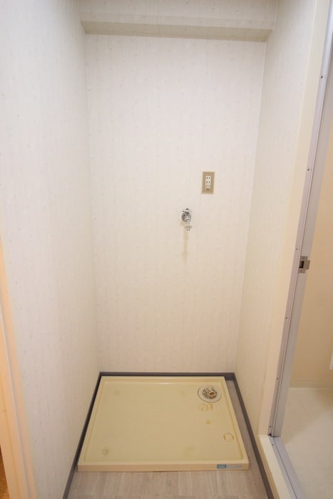 洗濯機置場 ホワイトハイツカドタ