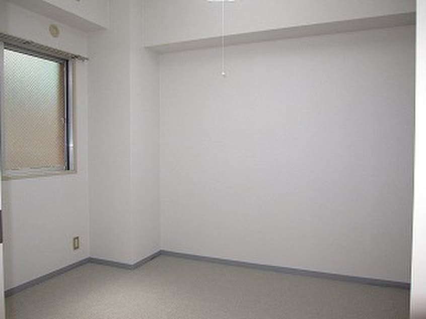 居室 ホワイトハイツカドタ