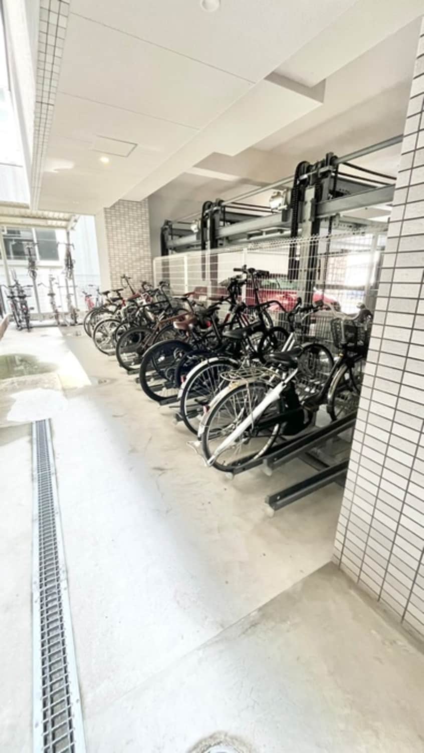 駐輪場 スプランディッド安土町