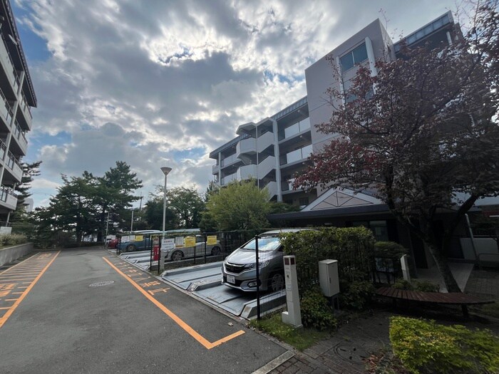 駐車場 アルビス五月ヶ丘１０３号棟