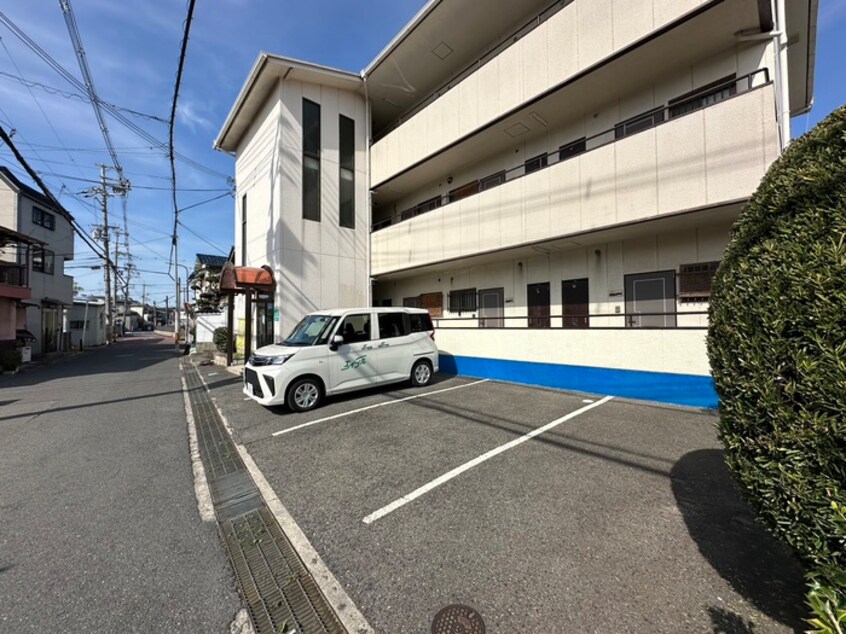 駐車場 ネオパレス