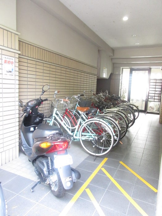 駐輪場 メゾングラニット