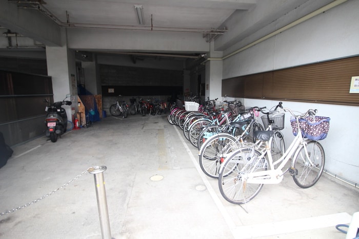 駐輪場 新大阪ステーションビル
