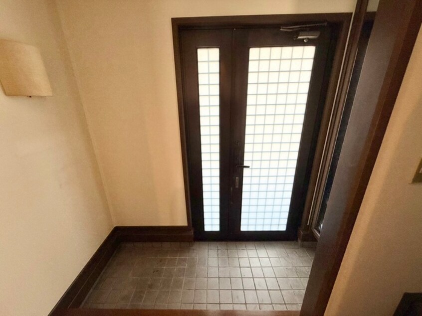 玄関 名木2丁目1-114貸家