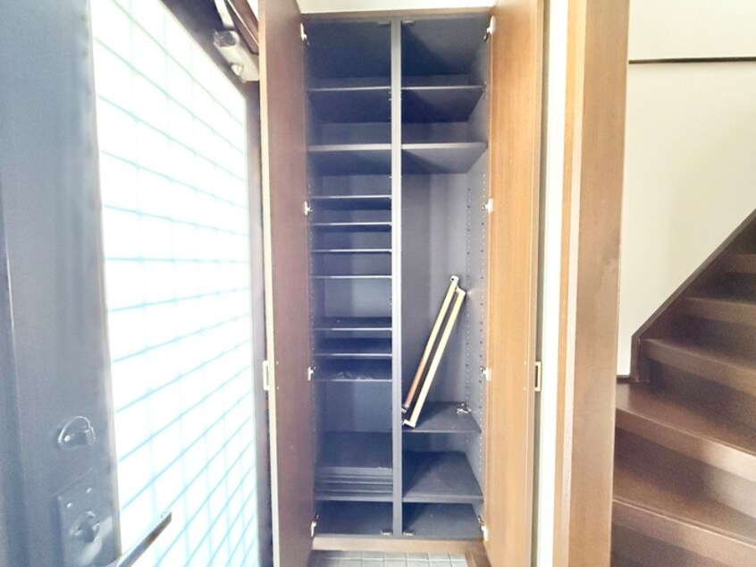 靴箱 名木2丁目1-114貸家