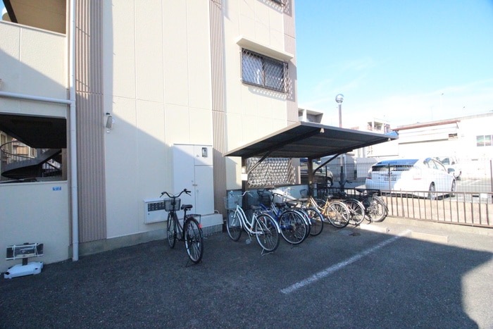 駐輪場 ドミ－ル綾園