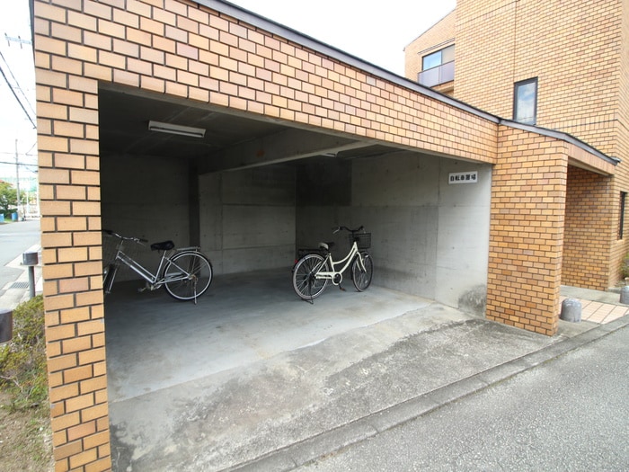 駐輪場 第1モン・セ・リバア