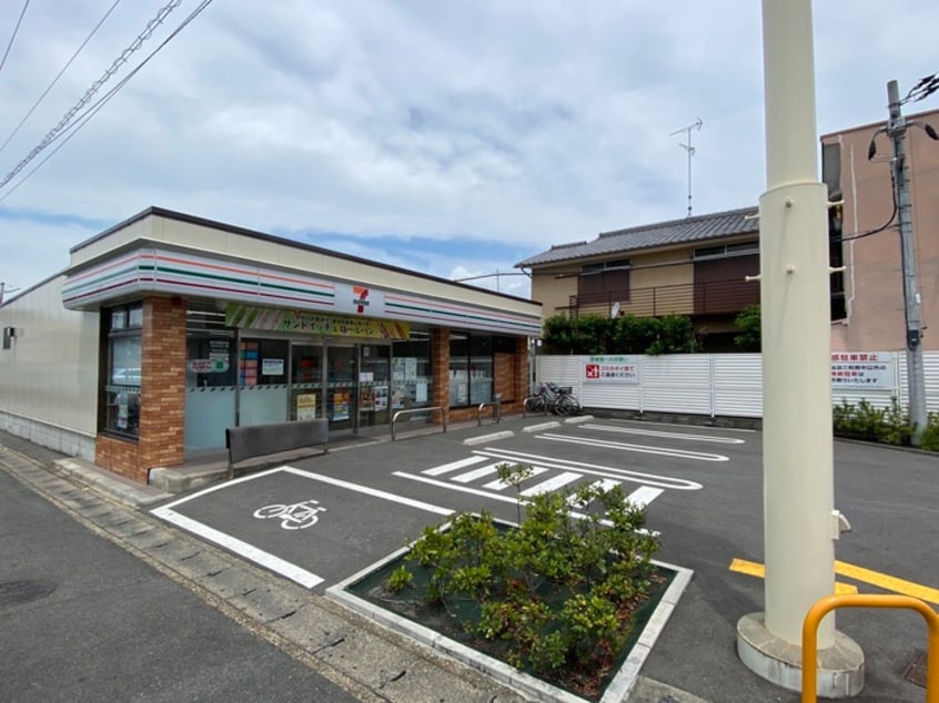 セブンイレブン(コンビニ)まで260m 小倉町南浦15-29貸家