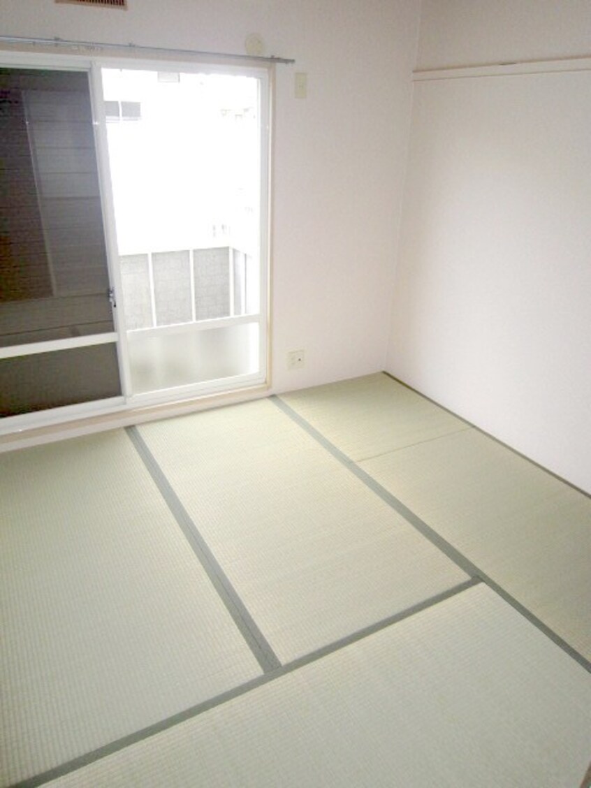 居室 目方ハイツ