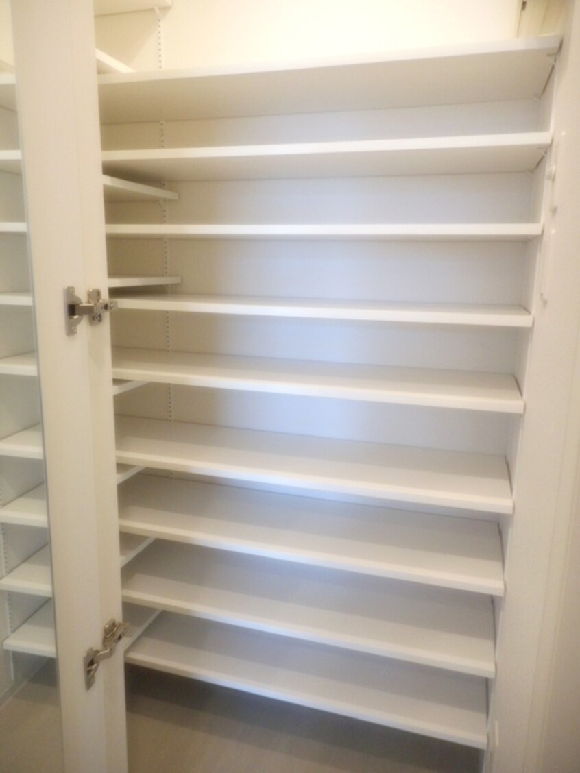 靴箱 ＶＡＬＴＨＡＵＳ