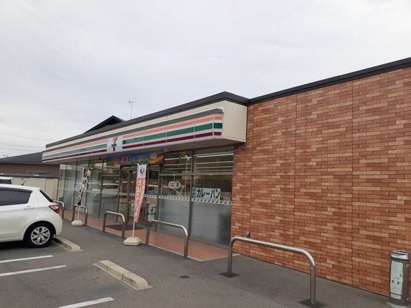 セブンイレブン(コンビニ)まで732m セントレア貝塚