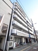 メゾンヒガシビルの外観
