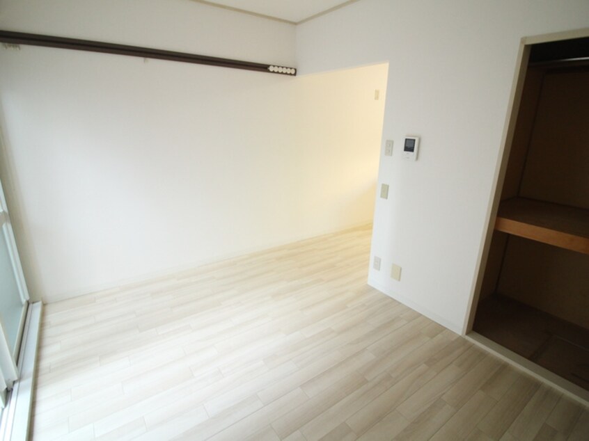 居室 中百舌鳥ハイツ