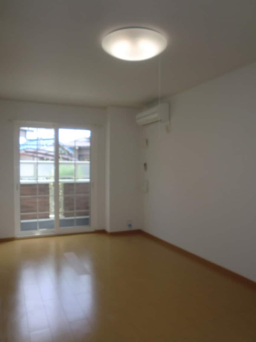 居室 メゾンクワトロ