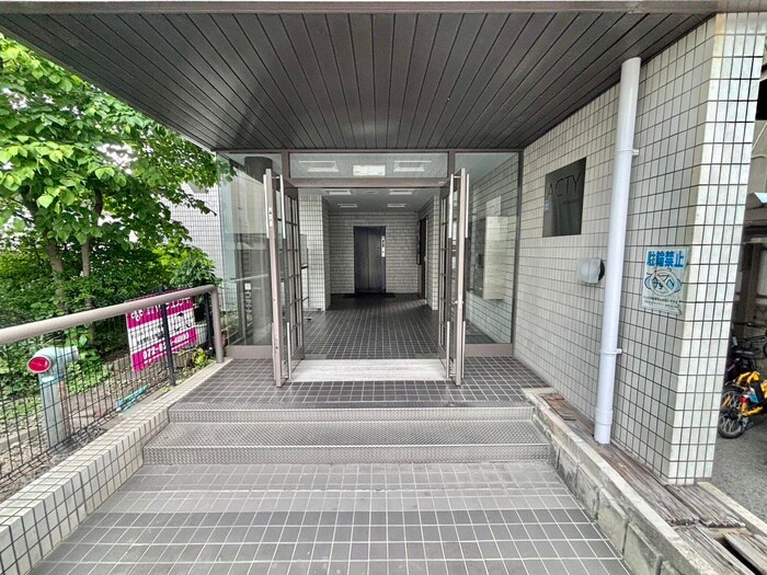 エントランス部分 アクティ寝屋川