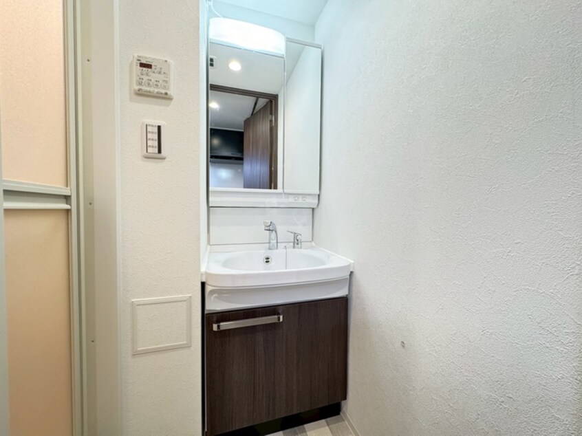 洗面 GENOVIA神戸湊川公園