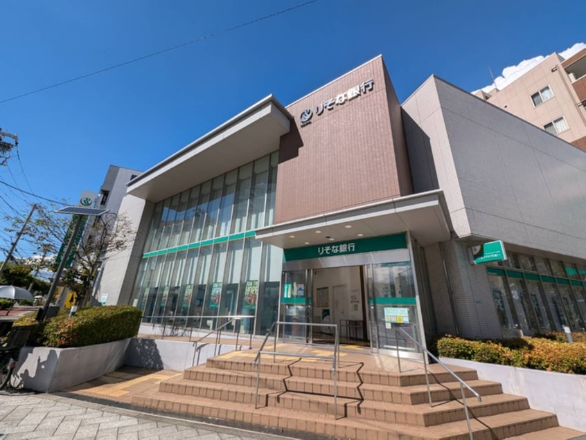 りそな銀行(銀行)まで68m ｺｽﾓﾌﾟﾚﾐｱﾑ･ﾍﾞｲ大阪(404)