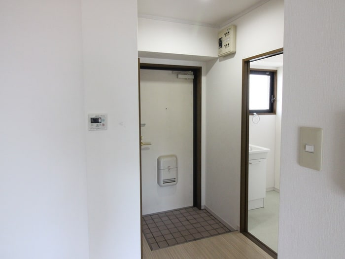 玄関 新開ビル