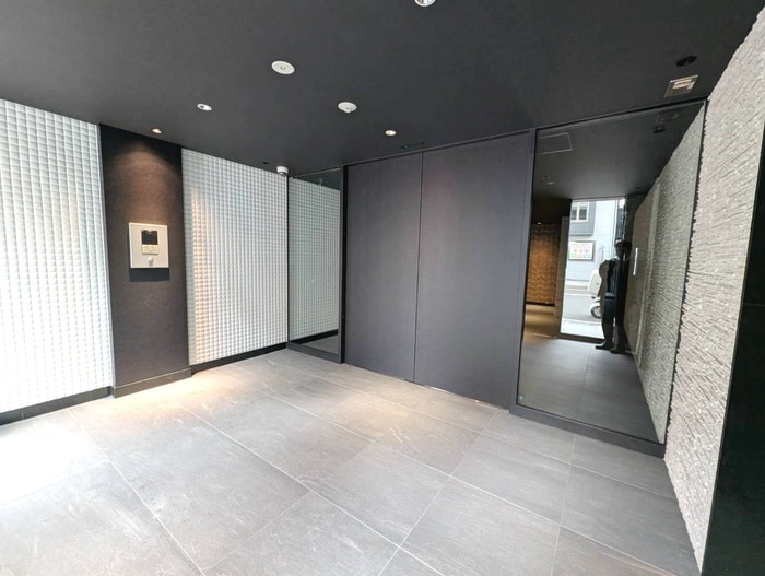 エントランス部分 ｻﾑﾃｨ夕凪LUKSUS(303)