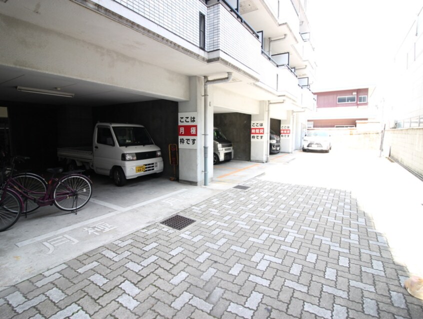 駐車場 マンハッタンヒルズ