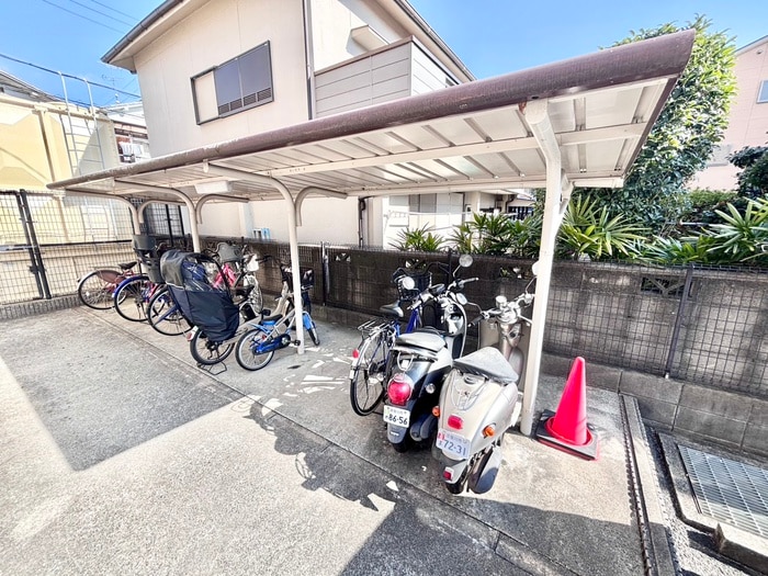 バイク置き場 Ｍクレ－ル　Ｂ棟