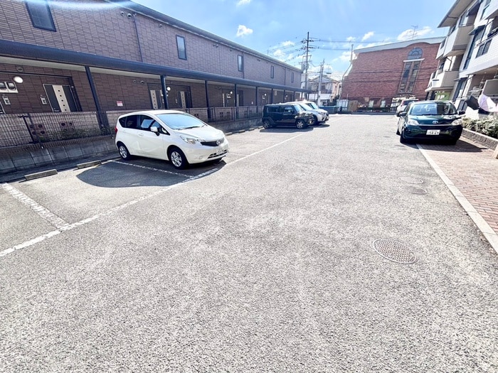 駐車場 Ｍクレ－ル　Ｂ棟