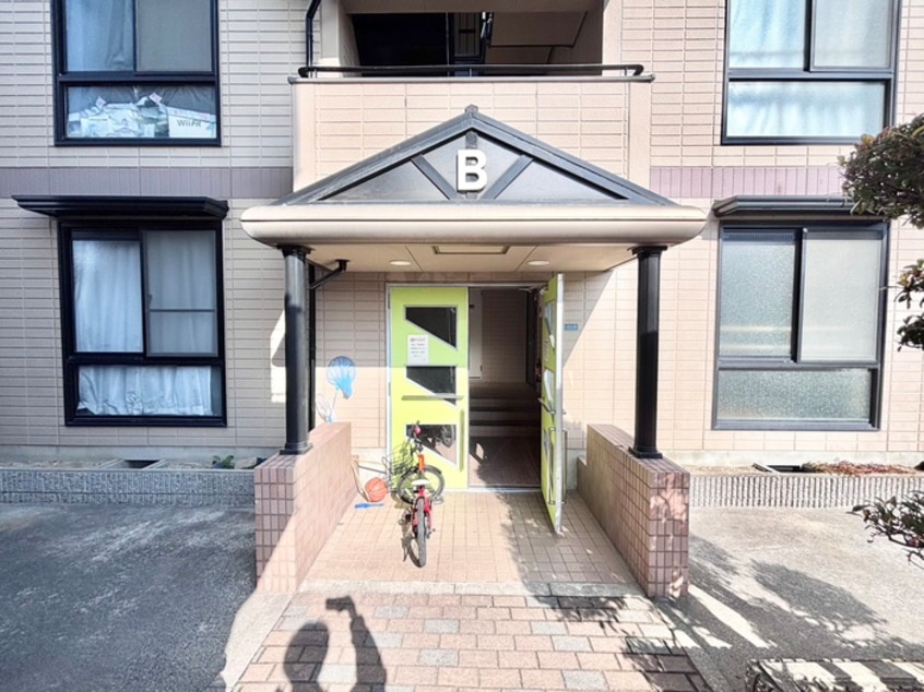 エントランス部分 Ｍクレ－ル　Ｂ棟